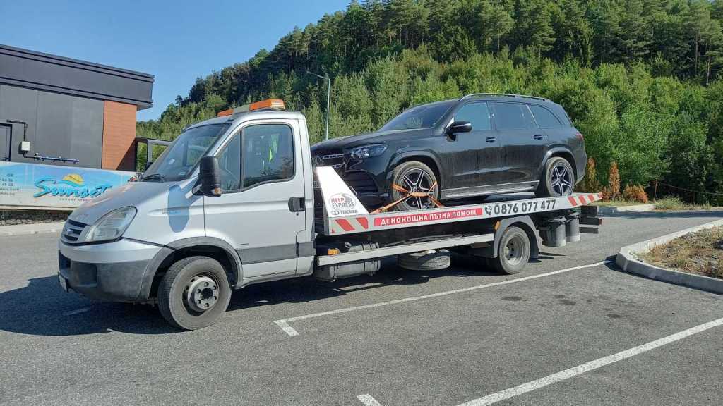 Транспорт на Мерцедес с Пътна Помощ платформа до сервиз.